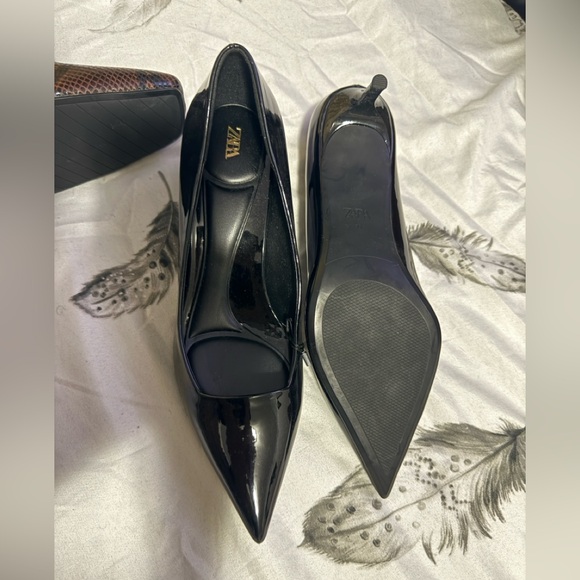 Zara Shiny Black Pointed Heels - Picture 1 of 2